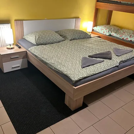 Chaloupka Σαλέ *